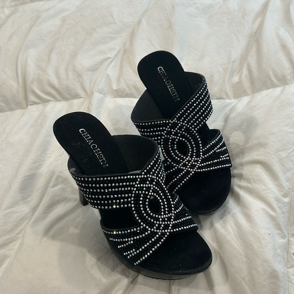 Chia Ohsin Black Sparkly Embellished Wedges